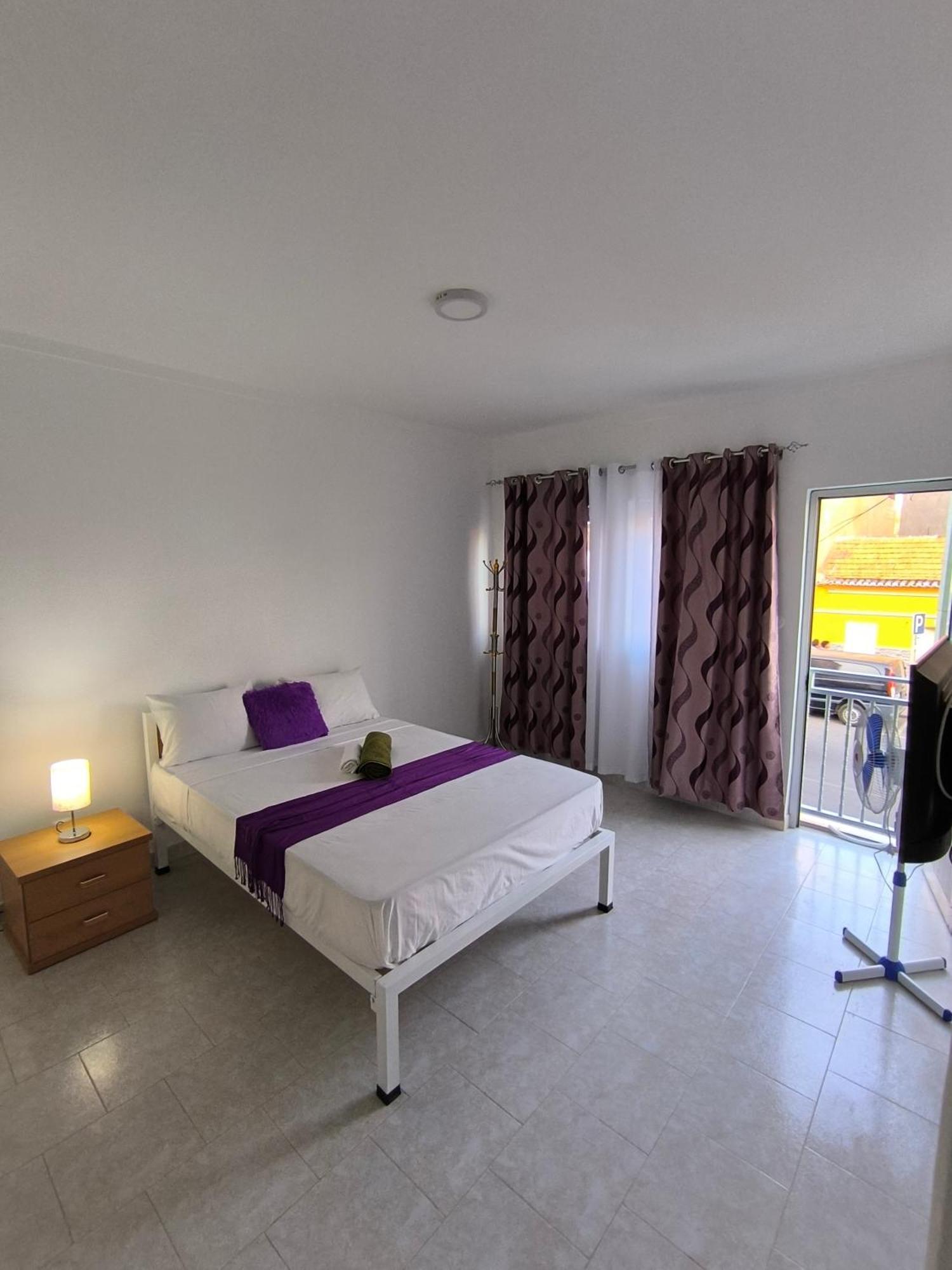 Plateau Bedroom & Chambre - Praia Center 1 Экстерьер фото